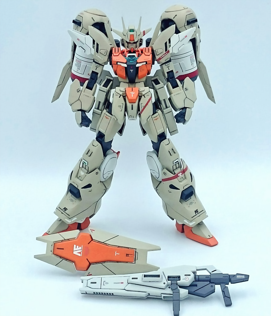 武装類
レインリリィの武装はヴィートルーウェポンの前半分を接続した物とシールドです。
宇宙世紀のパーツは使用してはいませんがカラーリングのモチーフ元を踏まえてアナハイムのロゴのデカールを張り付けています。