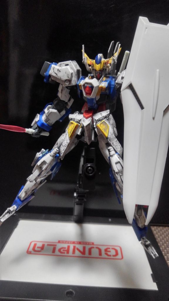 サーベル構え
ついでにケウルス専用暴走風エフェクトも作りました