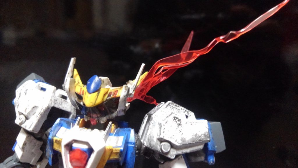 近くで見るとこんな感じ、顔はあまり見えないけど一応目や口を赤で塗ってる