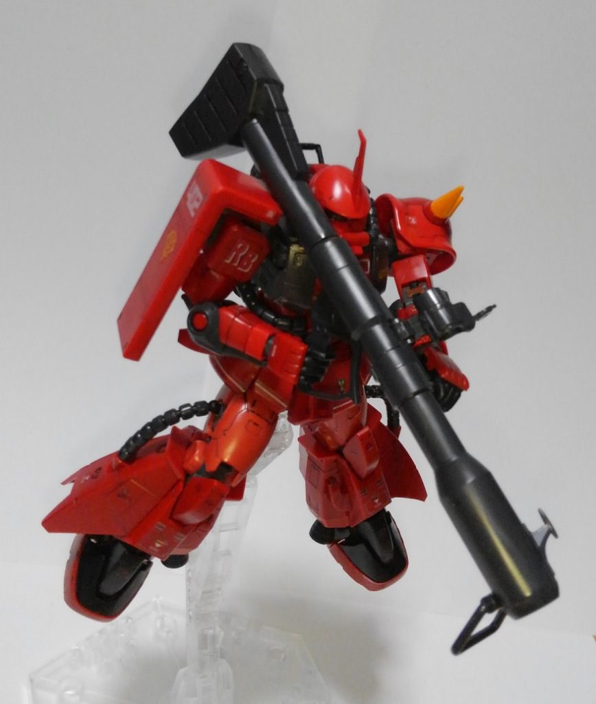 初めてのRGということで覚悟して挑んでいきましたが・・・
パーツの細かさ、分割の多さ。
そして「コーションデカール」の多さに割と心が折れかけましたｗ


パチ組だけで非常にいい出来栄えになる反面。
割とパーツがぽろぽろ外れたり、可動域が多すぎて若干ふにゃふにゃしている感じが気になるところ。

ただそれを差し置いても非常に楽しい時間を過ごさせてくれる一体。
ちょっと違うザクを知るいい機会となりました。