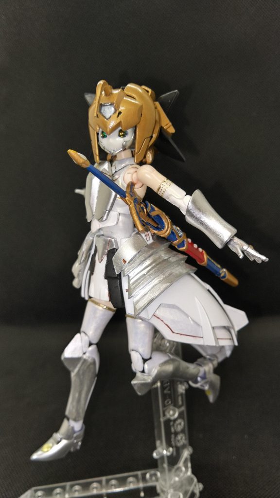 セイバーリリィ/フルクロス！
何のキットを使ってカリバーンに改造したか判った人は凄い((ﾟ□ﾟ;))