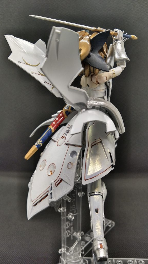 今回初使用のMr.クリスタルカラー/トパーズゴールドは筆塗りだと塗りむらが酷いと学習しました(´・ω・`)
今回は布地感を出すのに利用してみたけど写真では余りわかりませんね･･･