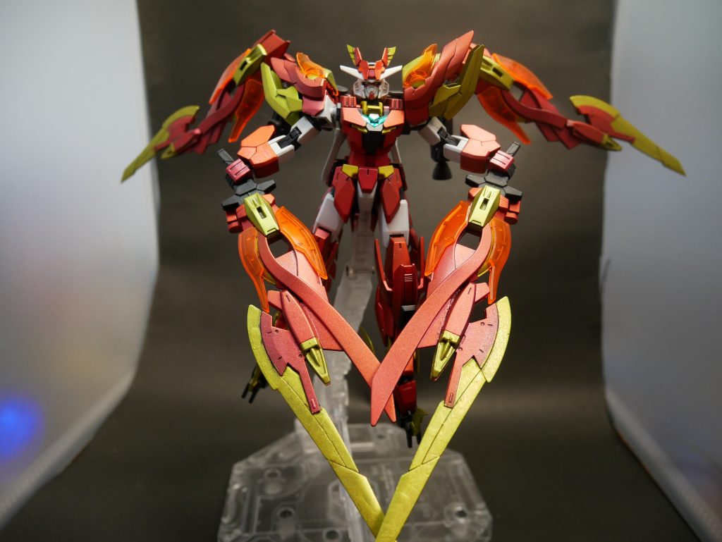 「朱炎双刃」
でっかい武器ってロマンだよね。ということで、炎の双剣も大型化。高機動型にそんなでかい武器どうなの?という意見は(∩ ゚д゚)アーアーきこえなーい。