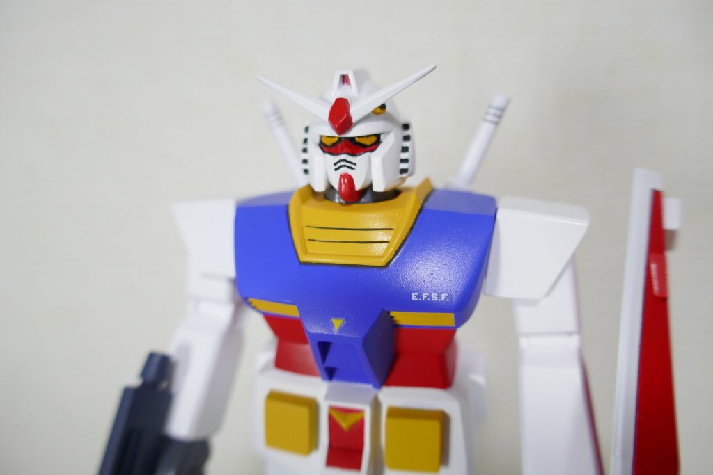 この顔がめっちゃ好きなんです。
デカール数は控えめにしました。