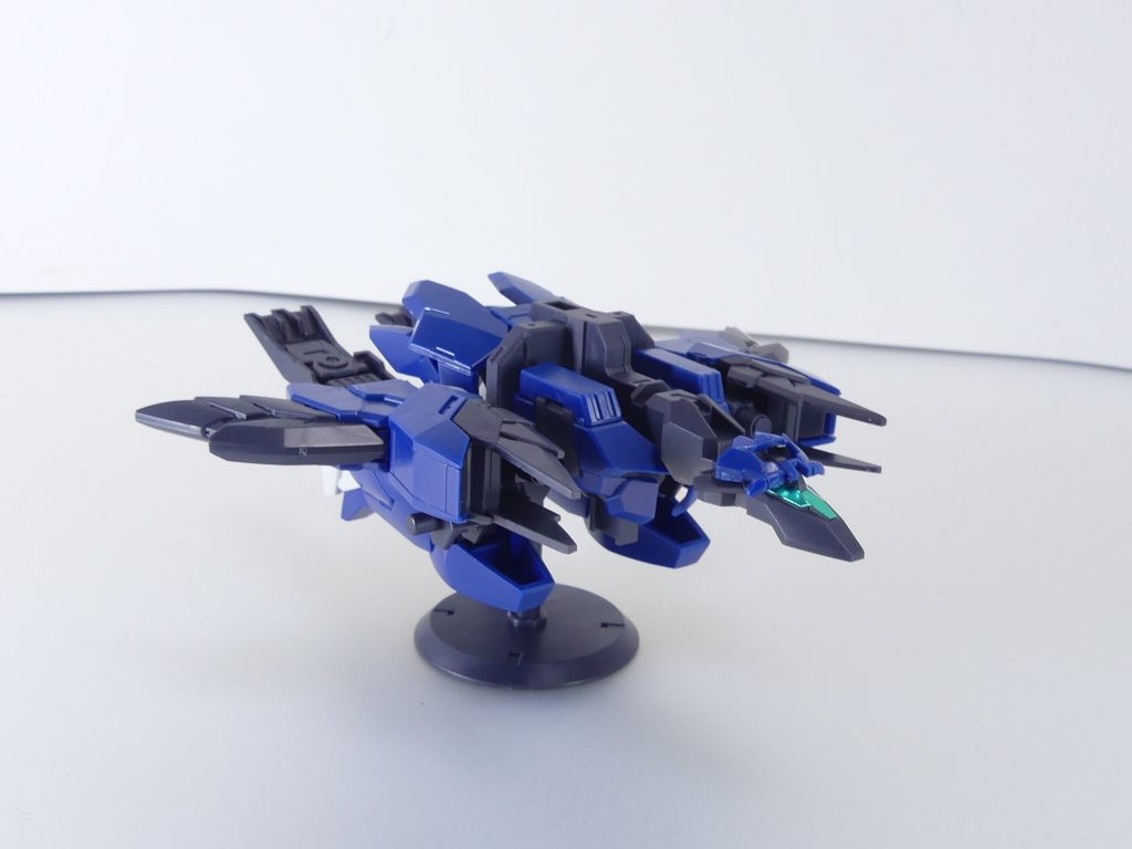 メルクワンユニット:水中戦に特化する、ヒロト製作ユニットの一種。作中ではこの状態では登場せず、武装などを追加すると「マーキュリーアーマー」となり、SFS・交換用アーマーとして機能する。アーマーを懸架するコアパーツはビーム砲を2門備える。操縦は1人で行うため援護可能な状況は限られる。ユニットのみ各パーツを付けて。コアパーツの仕様は共通。