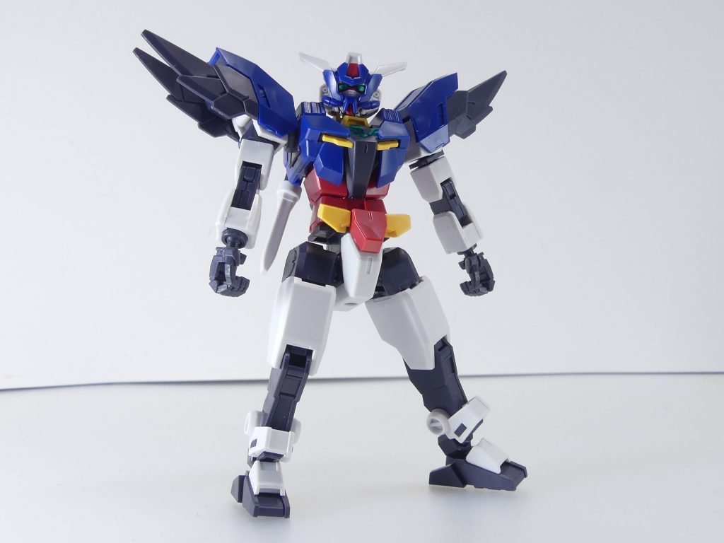 ソナー:頭部アーマーは他のアーマーよりも大きく設計され、コアガンダムの顔全体を覆う。水中特化仕様である本機には、水中の敵に対応するソナーが増設された。上半身アーマーを装着。アーマーの色は紺色。アースリィよりも濃いめの青です(下記)。