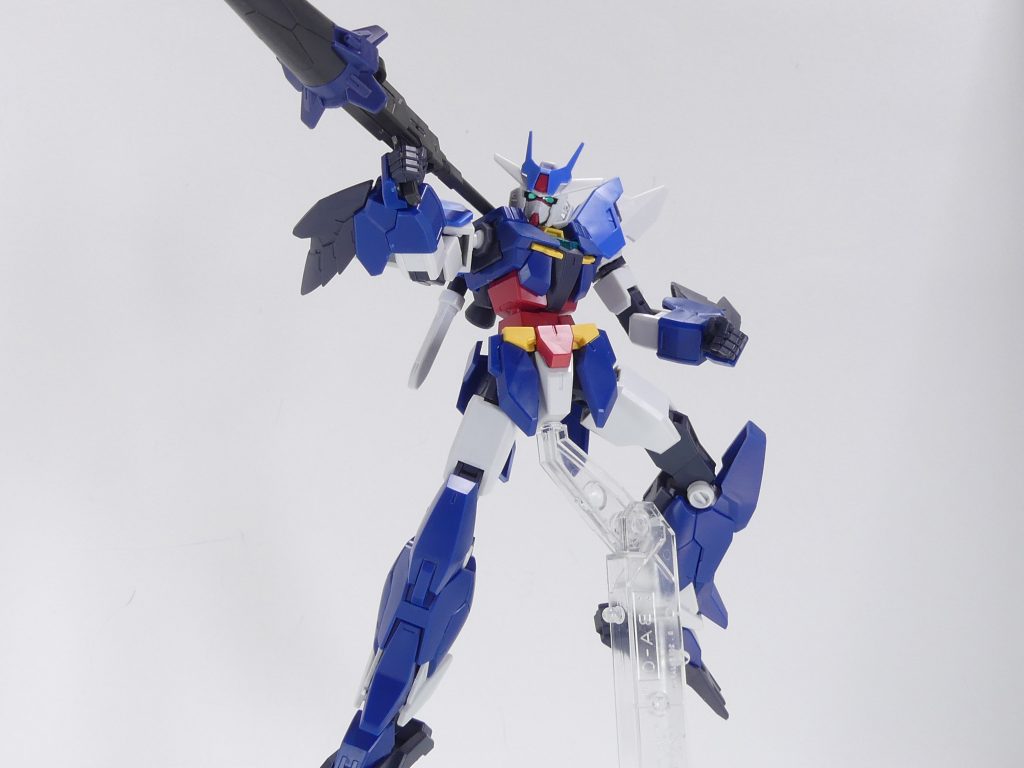 コアガンダム部分も複数のカラバリがありパーツをコーディネート可能。塗装などを行わずともオリジナルのガンダムが作成できる・・・というのがコアドッキングカスタムです。使う機体数が多くなればなるほど楽しくなりそうな印象・・・