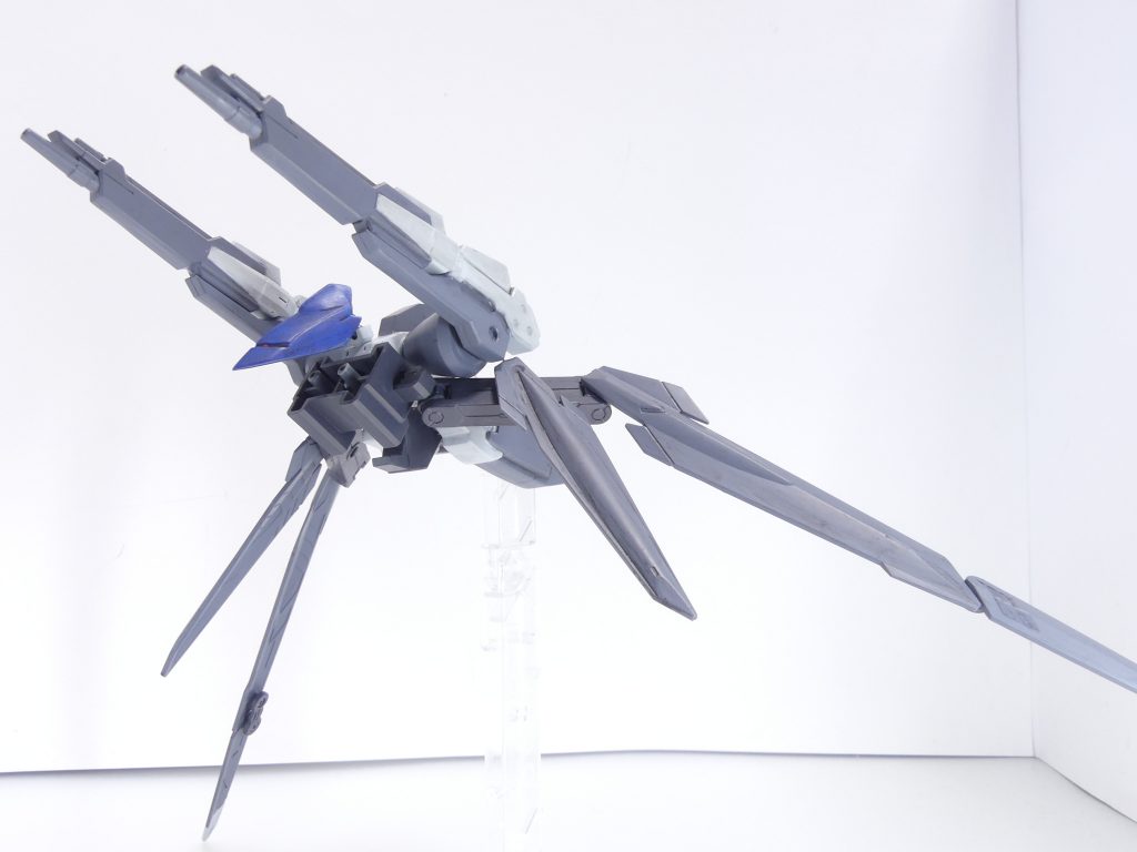 シドブースター:レピオスが自らビルドした、EXA-DBの番人・シドをモチーフにしたバックパックユニット。単独での支援やAGE-1本体との合体を可能にする。基本装備はビームキャノンとカッター状になったウイング部分。ビームキャノンはミッションに応じて砲身を付け替え可能。なお、惑星・エルドラで話題のシド(シドー・マサキ)とは関係ない。念のため・・・パワードアームズパワーダーとビルドブースターMk-IIを合体。アームアームズやノーネイムライフルなどをミキシングしたバックパック。顔部分は煌・ギラーガから。