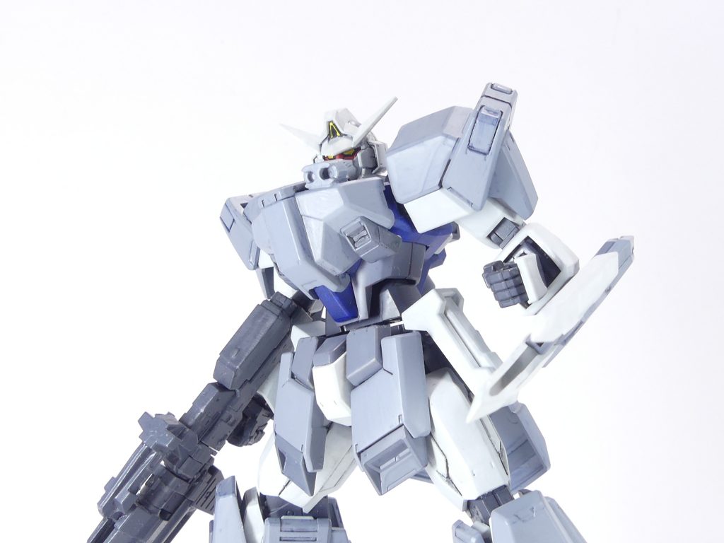 マルチディスチャージャー:胸部装甲に増設された2連固定砲塔。スモーク弾など、ミッションに応じた特殊弾頭を射出する。νジオンガンダムの余剰パーツで追加しておきました。