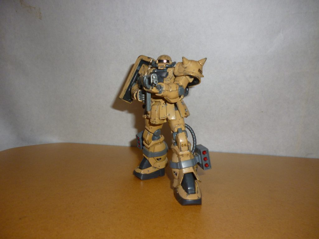 最後までご覧になっていただき、ありがとうございました。現在、2年ほど前に購入した旧キットに手を出そうとしているところなのですが、かなりの時間が掛かることが予想されるので、今回も含めてしばらくは過去作の投稿になりそうです・・・。ちなみに次回は、このザクF2型と同じくOVAスターダストメモリーより、この作品とはいろんな意味で対（つい）になるような機体を投稿したいと思います。よろしければまた是非ご覧になってください。最後になりますが、本作品をご覧になっての感想などいただけますと幸いです。