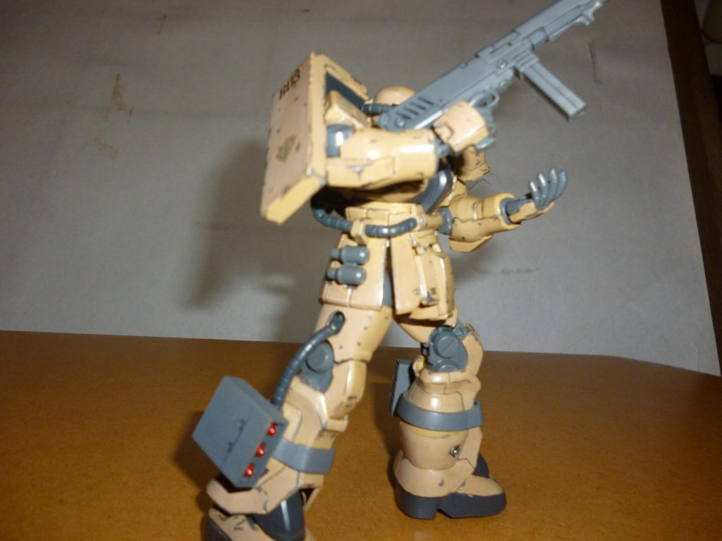 ハンド・グレネードです。劇中で使用していた武器はたいてい付属しているプレイバリューの高さが嬉しい本キットですが、こんなモノまで付いてくるとは・・・。