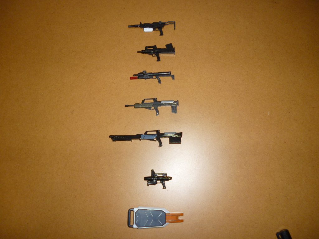 武装一式です。
このジム改という機体、アーケードゲーム「戦場の絆」ではかなり豊富な実弾武装を装備可能なので、それに合わせて色々と用意してみました。
上から順番に
・100mmマシンガン
・ブルパップ・マシンガン
・寒冷地仕様マシンガン
・ジム・ライフル
・ロングライフル
・ビーム・スプレーガン
・陸戦用ショートシールド
もともとはジム・ライフルと寒冷地仕様マシンガンしかまともに作っていなかったのですが、今回の投稿に合わせて100mmマシンガンとブルパップ・マシンガンを塗装、ロングライフルとビーム・スプレーガンを新たに製作しました。