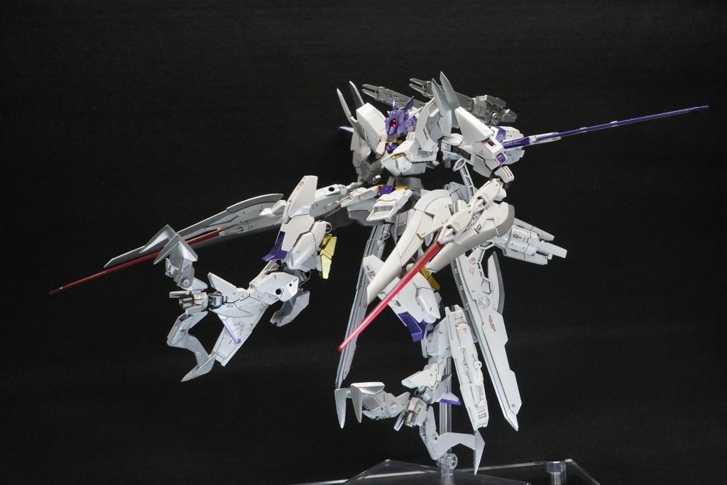 多重関節の脚とクローで攻撃、
鹵獲が可能。