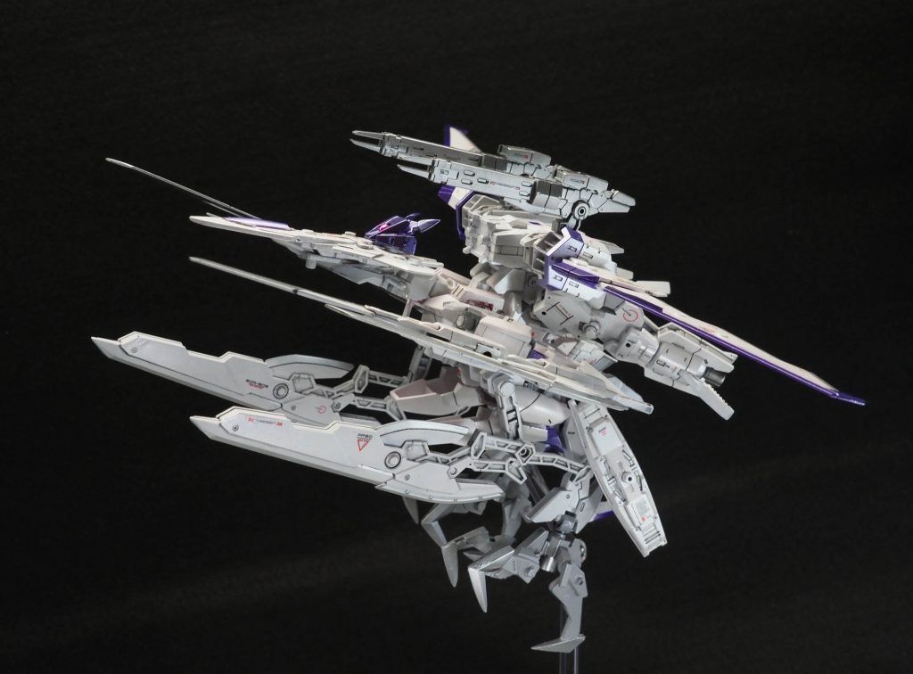 ヴァイス・アクイラアーマーを
サイドから。