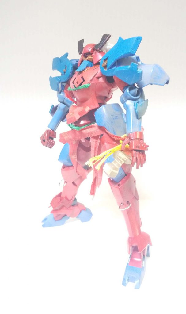 ブシドーアヘッドに百錬、スサノオ、キマリスなどを使用しています。
紐、金具は100均です。