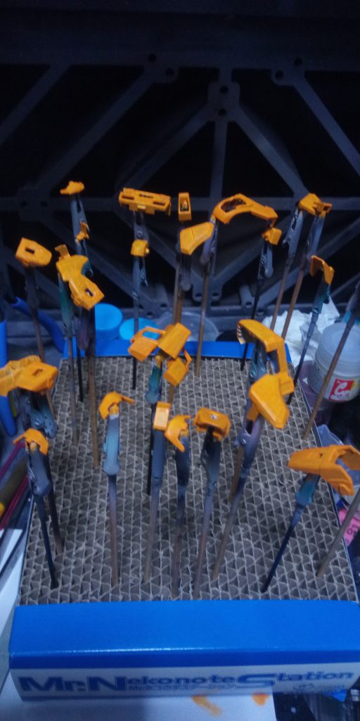 オレンジになるぶぶんのみ塗装、ファレホのライトオレンジです。