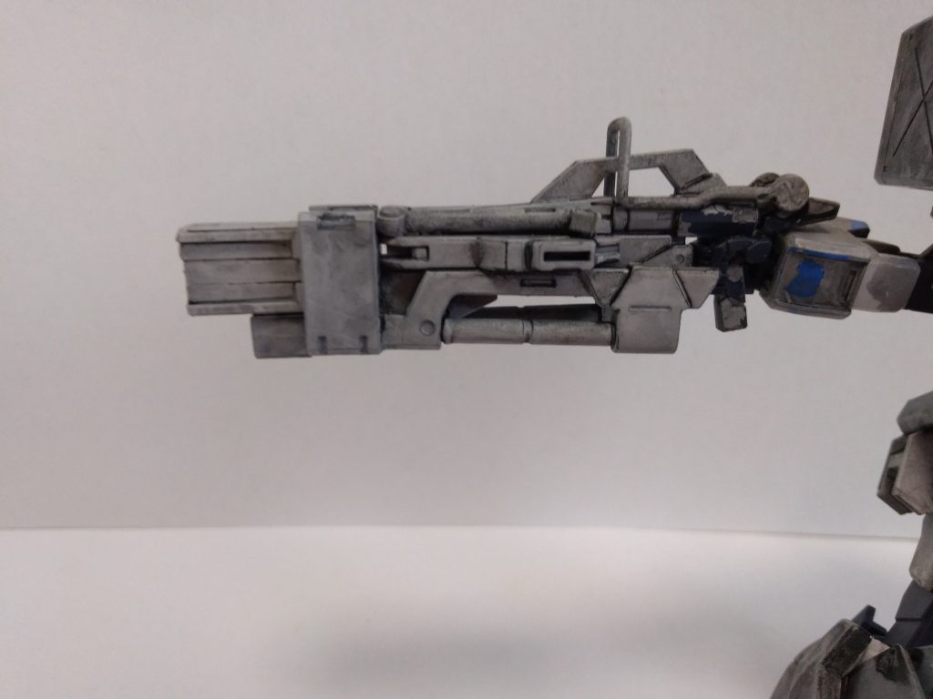 ライフル、シールドは着脱可能で、シールドは差し替え無しで格納状態にも出来る様に作りました