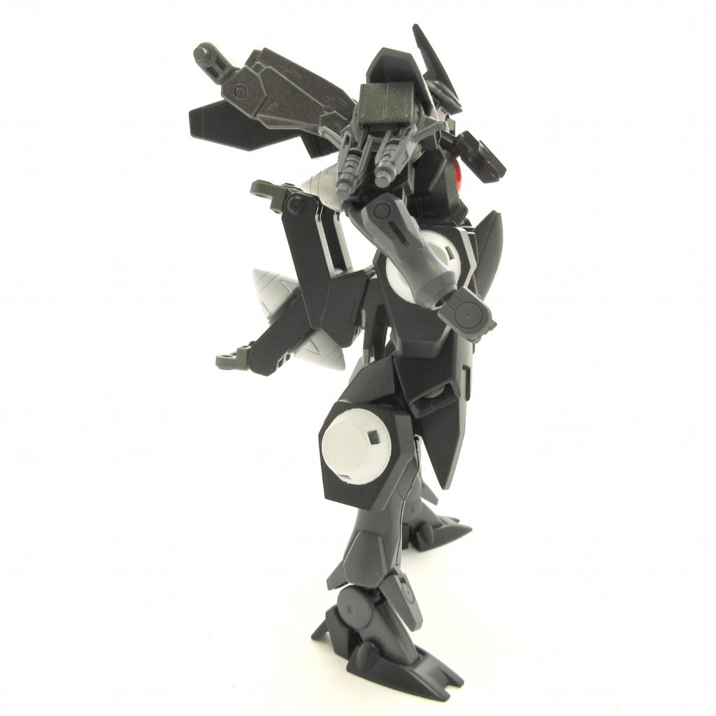 機体上部のラックはスローネドライ、お尻から伸びるラックはサバーニャのアームをベースにしています。