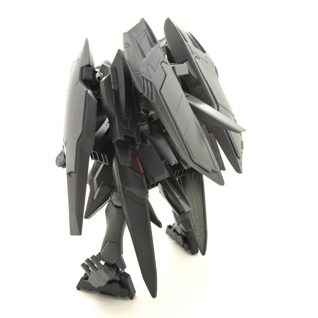 グレーのカラーリングは
・基本色:クレオス ジオン系グレー
・濃グレー:クレオス ジャーマングレー
・関節部:タミヤ メタリックグレー
・薄グレー:クレオス ニュートラルグレー
で塗り分けています。