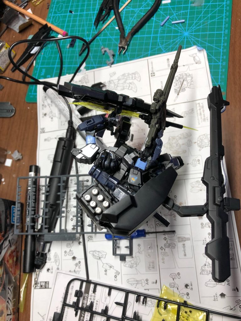 武装としては見ての通りシナンジュのビームライフルを拝借、そしてリゼルの
メガ・ビーム・ライフルを無理やり接合、盾はMSGにシナンジュのエフェクトパーツを取り付けました