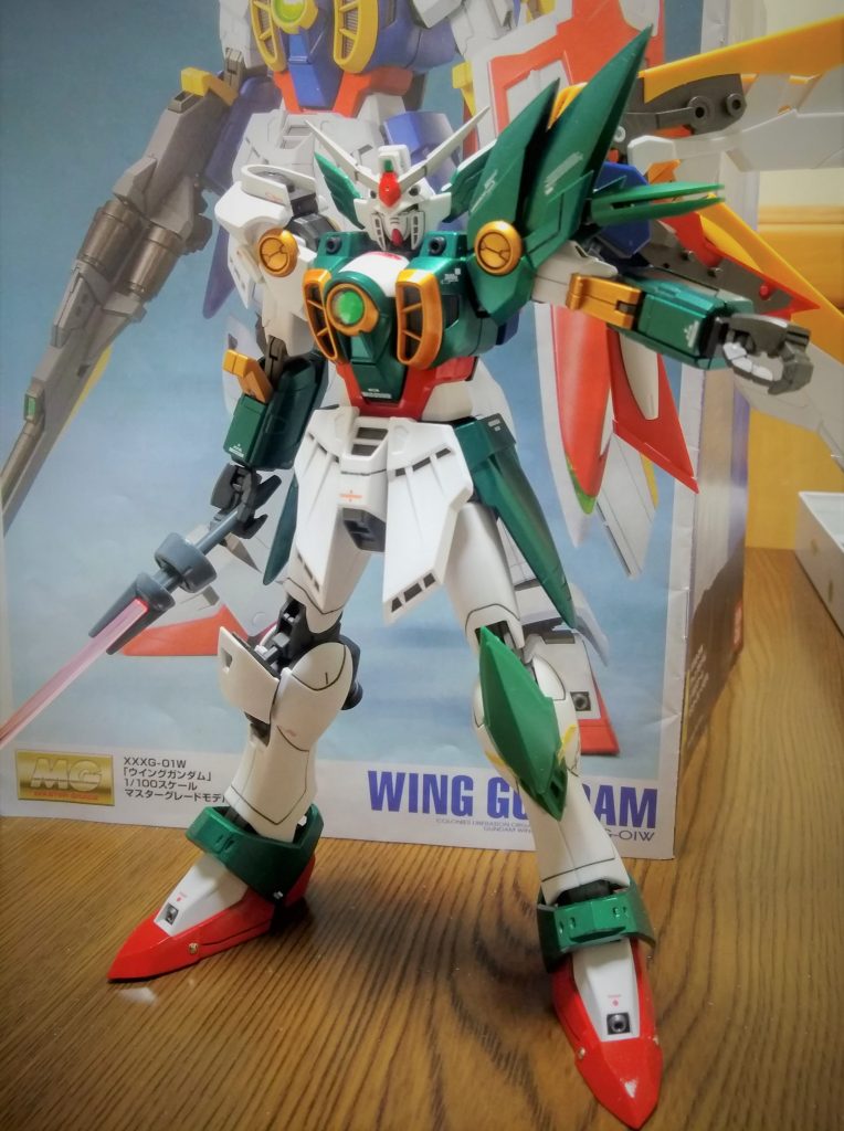 羽根のバランスチェック。
平行に並びながらもそれぞれが展開出来る構造に。プロトゼロの肩関節を利用しました(^^)/