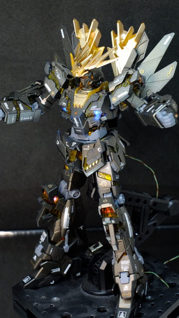 配線もそれなりにディテールの一部に観えなくもないのでノルンのカッコよさに全乗っかりしています。