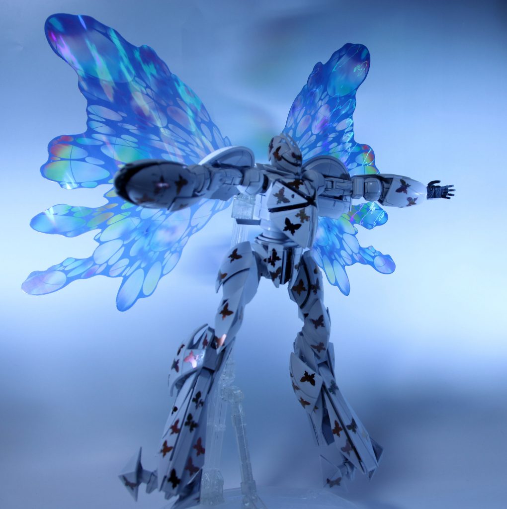 写真は主にポーズと角度固定で光源の位置を変えた写真をあげます。