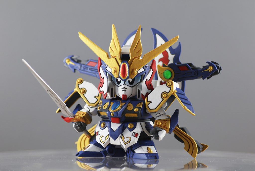 全身をいじり回していますが、パーツ自体はほぼ元キットのままなので、ちゃんと通常形態にもなれます。