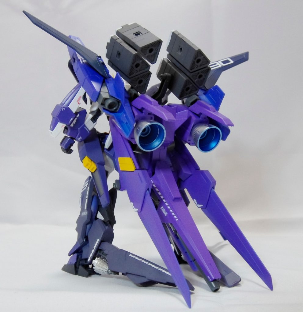 【リアビュー】
バーニア内部はブルー→メタブルーと重ねるときれいに塗れました。