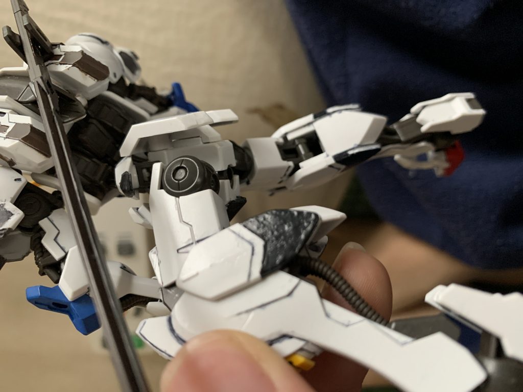 Mr.colorの塗料などには薄め液を使う事を知らずに塗装してしまい、一部かなりムラが酷いです(泣)