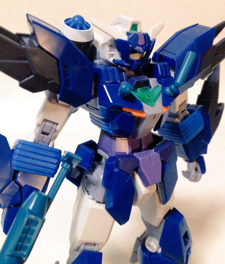 ソナーセンサーを搭載!
右胸のぽっちが発信器、左胸のロッドが受信器のつもりです。