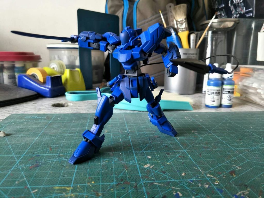 接近戦に中心をするが、状況によってバックパックは射撃武装なども搭載にする、でもそれは