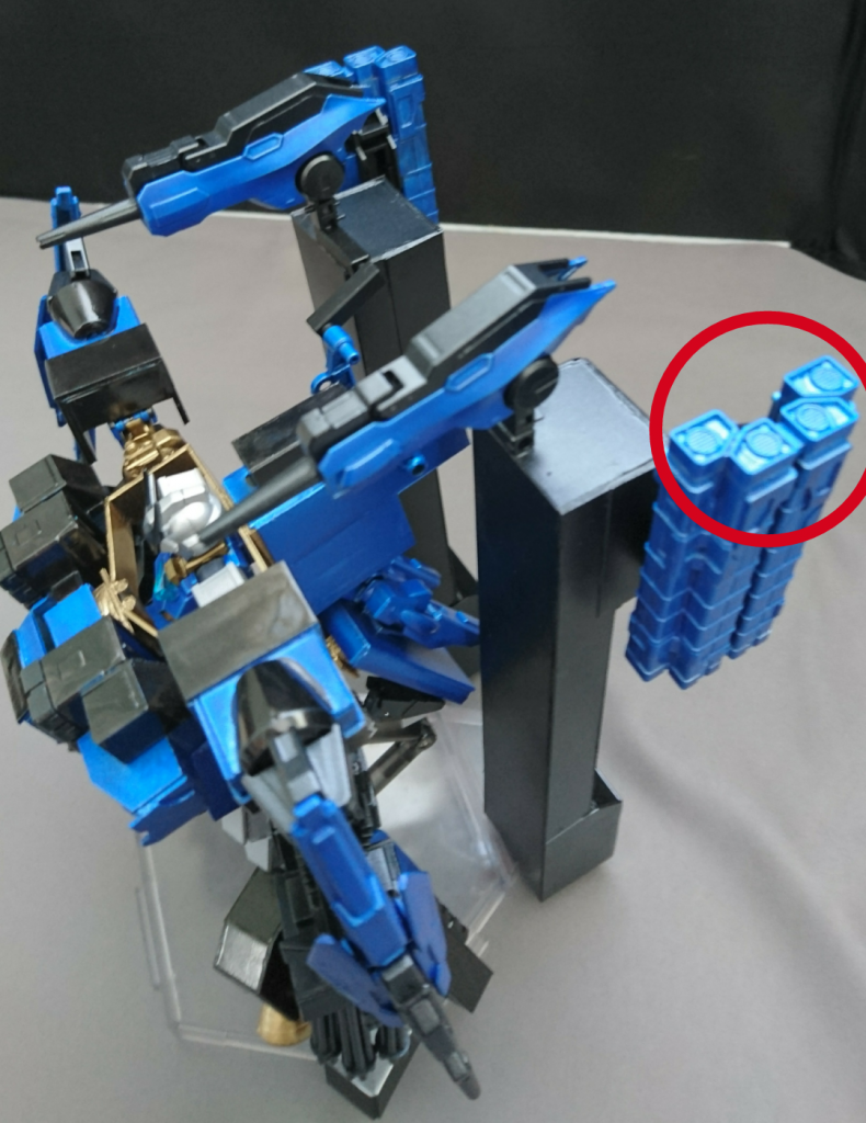 武装2 ランチャーミサイルポット
大型主砲の横に2つ装備