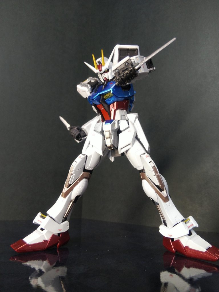 今回は細部にスジ彫りをしませんでしたので、うまくスミ入れが出来ずあきらめました。