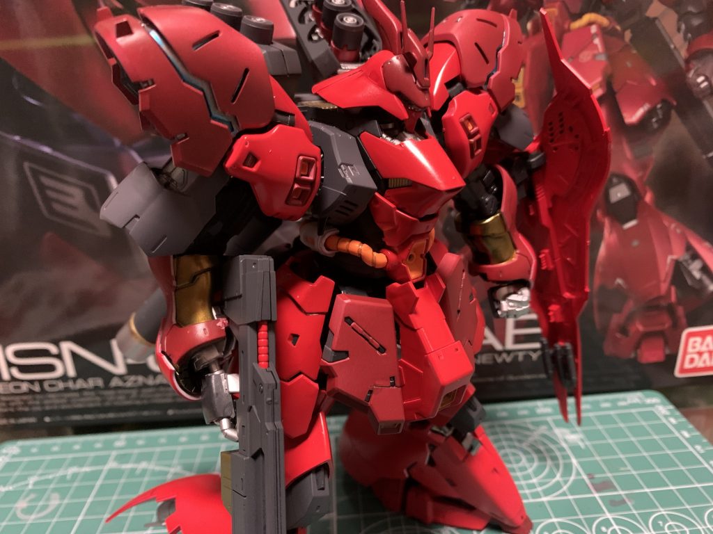 成型色は赤が3種類でしたが1個減らして2つに。