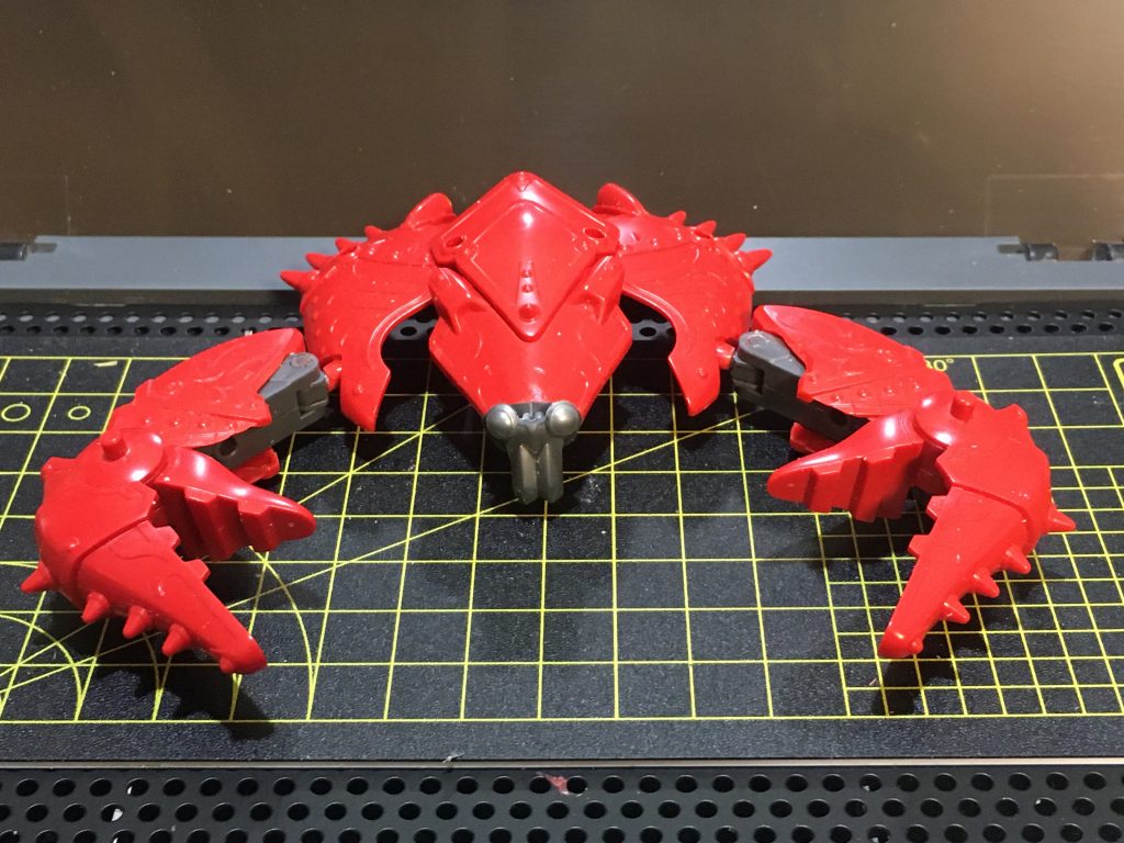 塗装前のカニ
腕が短いのでジャンクパーツで関節を追加