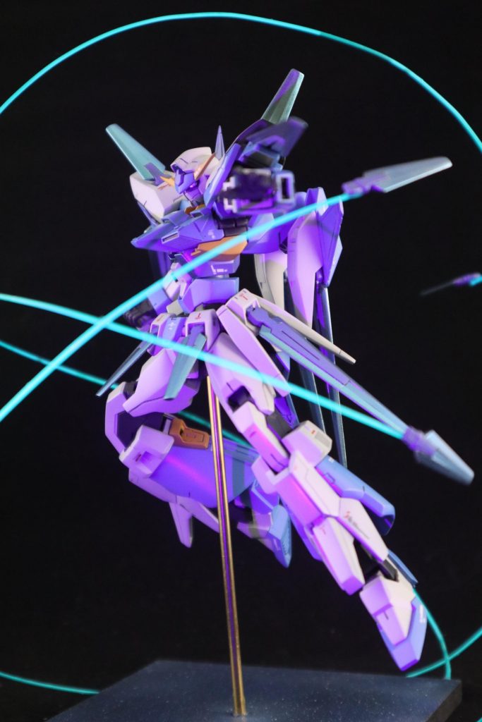 光る。
プライマー吹いて白サフ、蛍光ブルーグリーンで塗装。結構剥がれて修正してなんとか(⌒-⌒; )
エフェクトの部類でいいかな？

個人的に根拠のない設定だけの武装とか死ぬ程キライですが、設定あるのに出来ないっていうのも嫌です。マリックさんに弟子入りしようかと思いました。

店頭コンテストに出すものなのであまりSNS、投稿向きではありませんが最後までご覧頂きありがとうございますm(_ _)m
過去作なんかも見て頂けると嬉しいです( ´ ▽ ` )