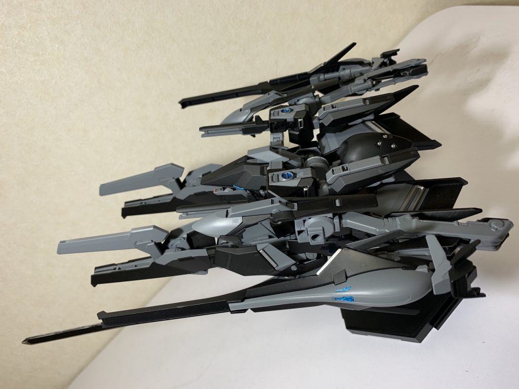 ･MA形態
Gトップ・ファイター、Gボトム・ファイター形態はフレーム強度を上げる為、廃止されたがMA形態はそのまま残してある。