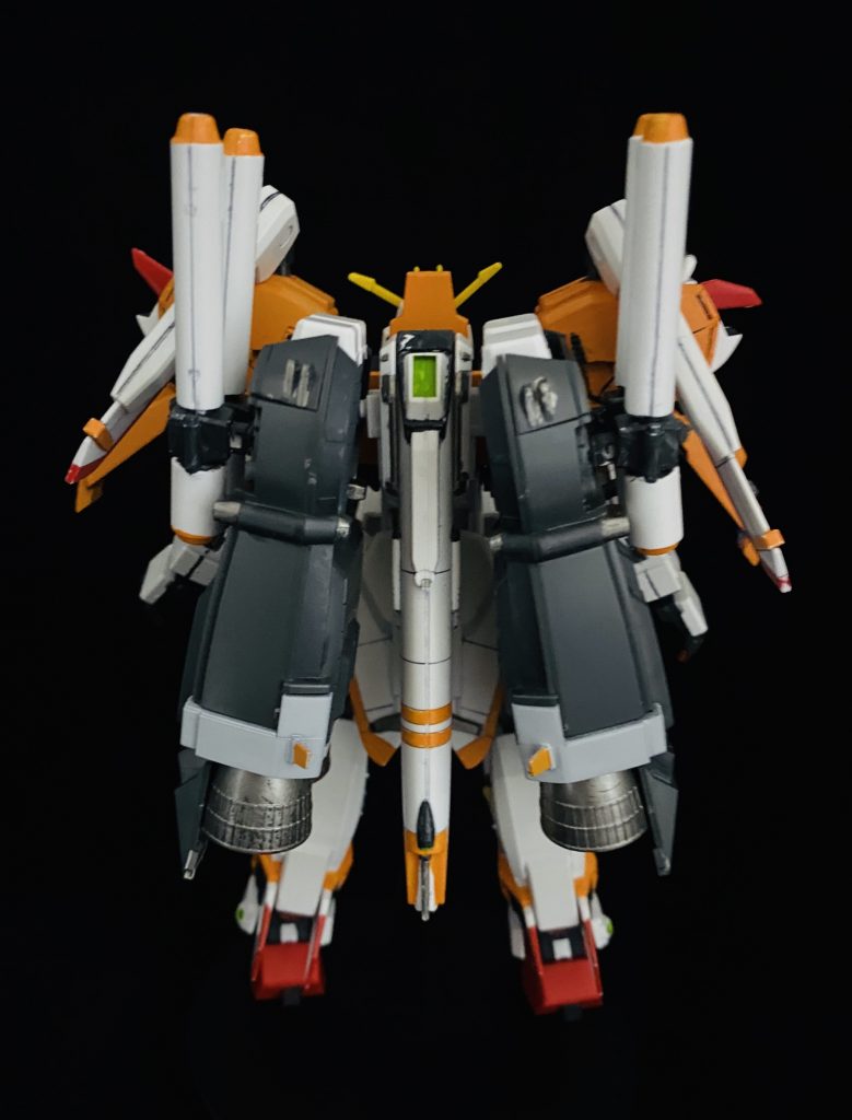 バックパックもシタデルで部分塗り。
まぁ設定とか無視して、密度が上がるようにいきおいで、ペタペタ。