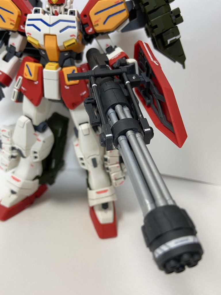 ガトリングの出来が良くて満足です
外見からはわかりませんが、ガトリング内部と左腕下腕に磁石を仕込んだので保持力が上がってます