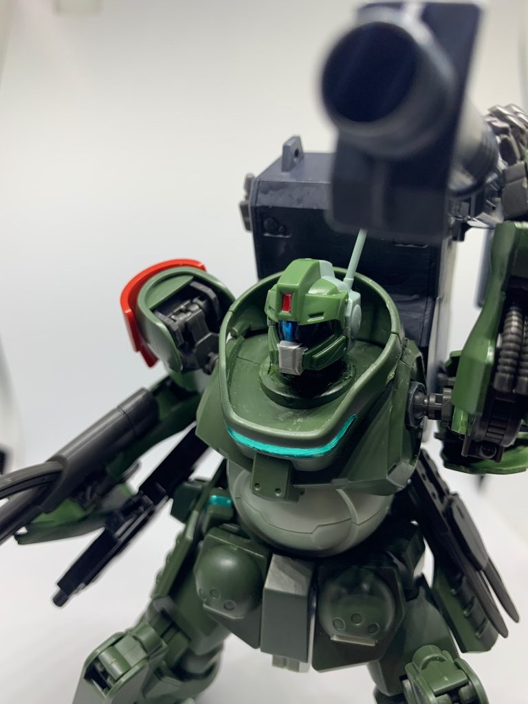 バックパックにケンプファーのロケットランチャーを付けてるので遠距離支援もできます
腰にはナイフを持たせてるのでヒートアックが無くても戦えます