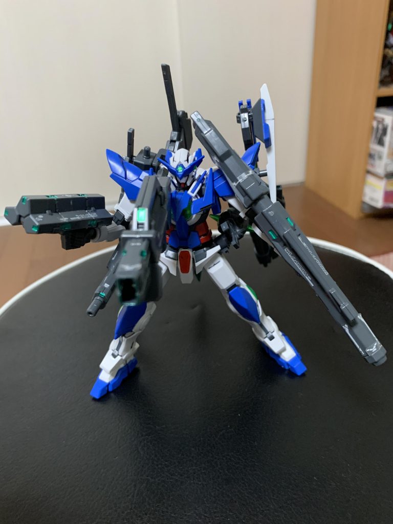 射撃武装を展開したものです。
追加した武装の大部分はガンダムアストレアタイプFからの流用です。