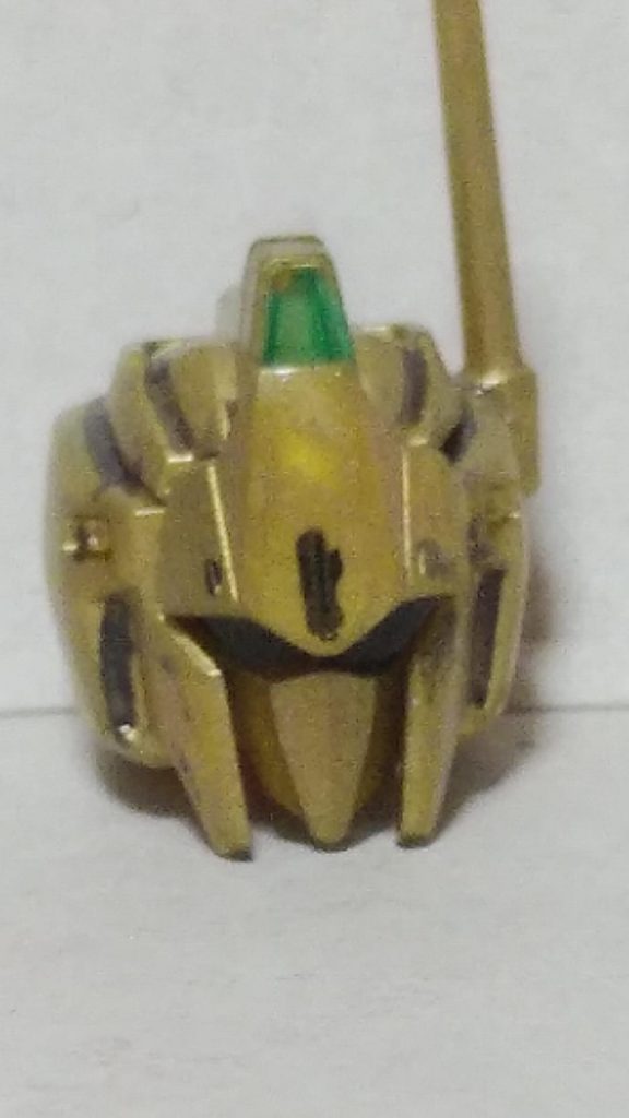 センサーとモノアイ部分もガンダムマーカーで塗装。