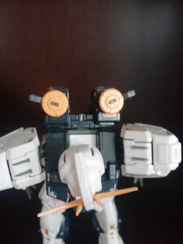 ファンネルを取り付けるパーツを横にして