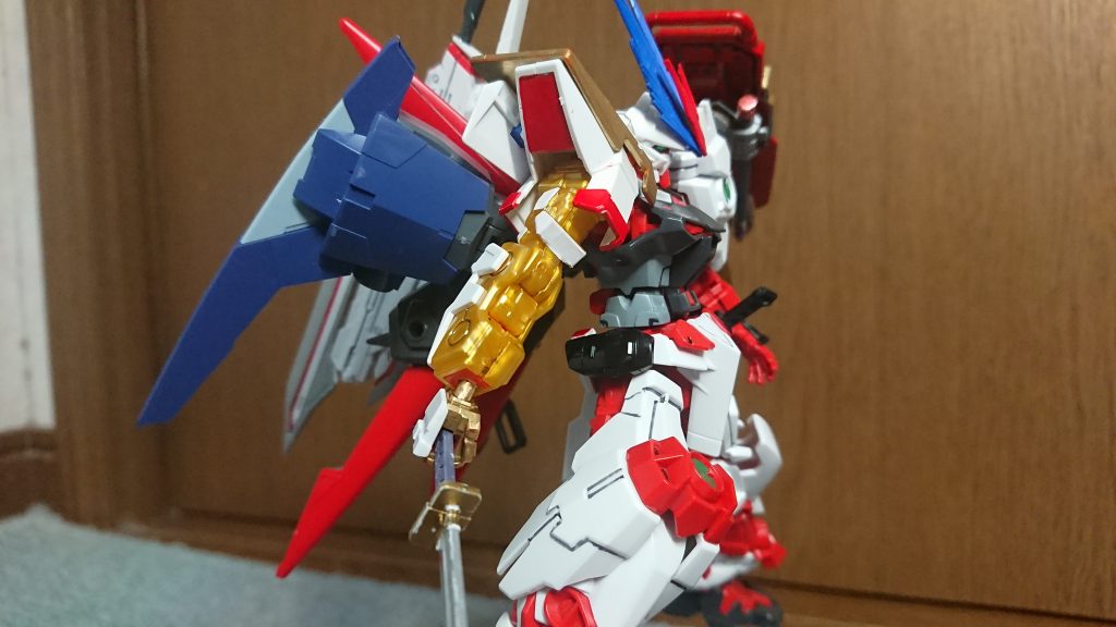 右腕がゴールドフレームになりました