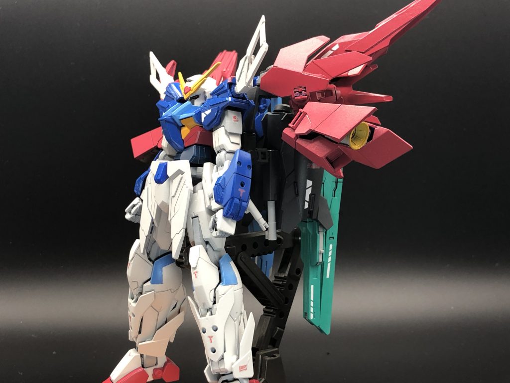 デスティニー寄りですのでミキシングする際にデスティニーガンダムのパーツは使ってません(◦ˉ ˘ ˉ◦)あくまでダブルオースカイとその他のパーツでデスティニーっぽく仕上げております！