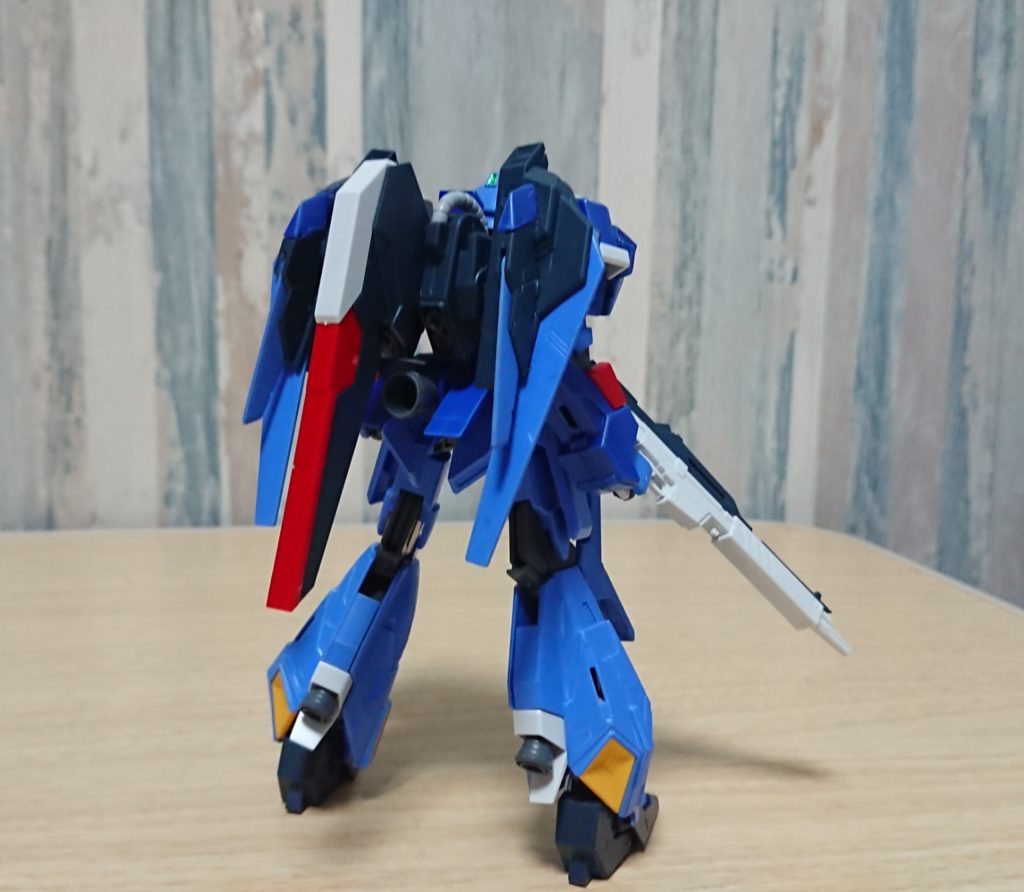 リアアーマーにはシュヴァルベグレイズのリアアーマーを追加してブースターを増設してます