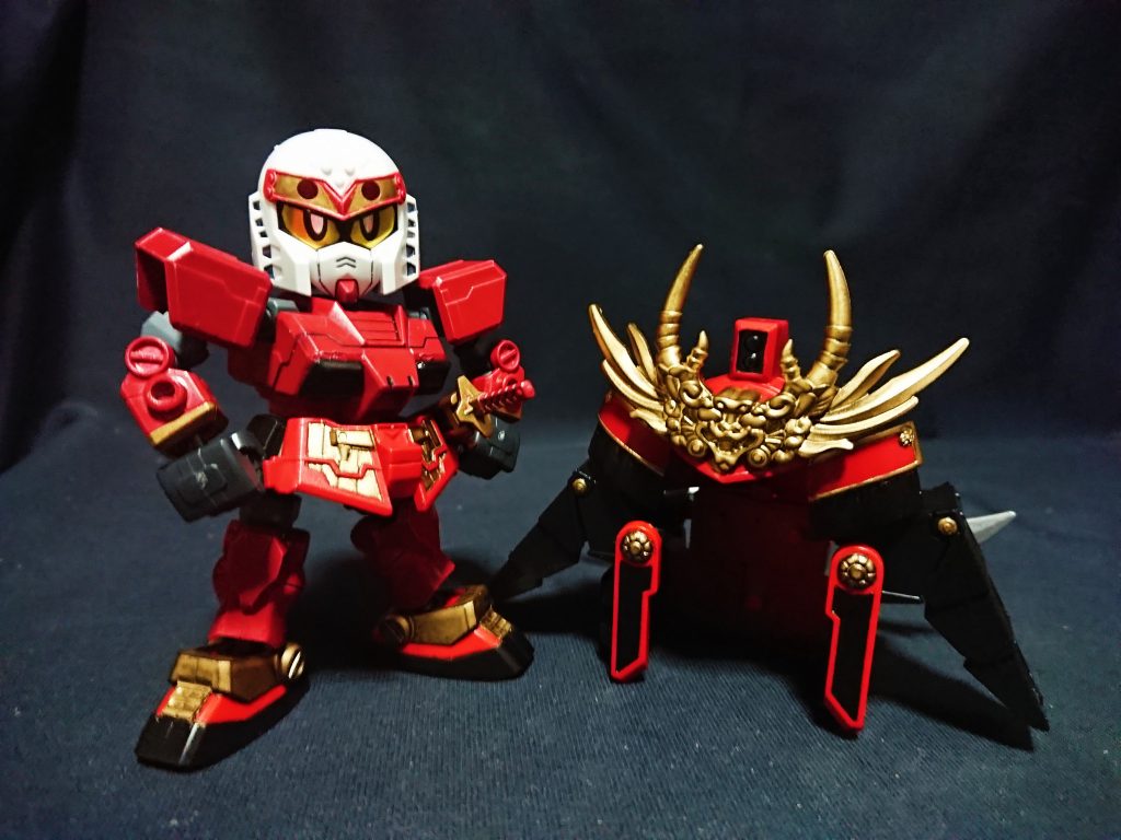 過去作の[信長](https://gumpla.jp/sd/46330)、[秀吉](https://gumpla.jp/sd/47431)、[家康](https://gumpla.jp/sd/48117)、[正宗](https://gumpla.jp/sd/130144)ではオミットした軽装を再現。
胸と腰の鎧はフレームに合わせ解体したので鎧台座には乗りません。
なお頭部は今まで三国伝を使用しましたが、徳川家康が同じ劉備タイプのガンダム顔なので、差別化のため既存の頭部を使用しました。