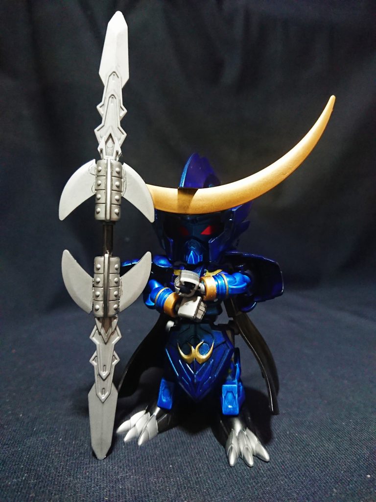 悪の組織 ブラッククロスの四天王の1人。
武士の心を持ったメカで、アルカイザー(レッド)とは最大のライバル。
正々堂々とした武人だが最強の戦士になるためDr.クラインの手により、自身をメタルアルカイザーへと改造した。