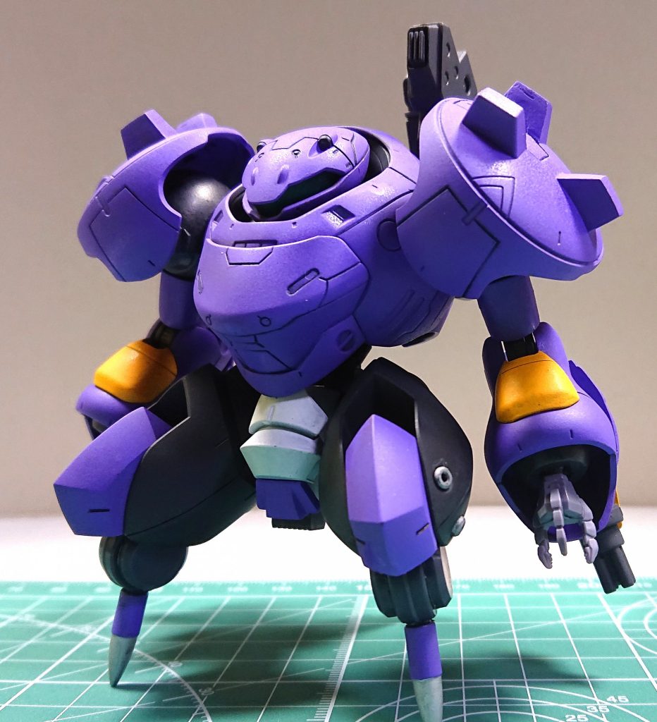 Twitterでのリプバトル用に製作した機体です。
ガンプラ紹介にもある通り、自分の好きな「丸っこい」「異形」「ロディ・フレーム」を詰め込みました。